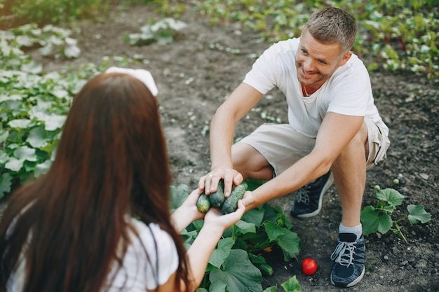 beautiful-couple-works-garden_1157-24631-6153296